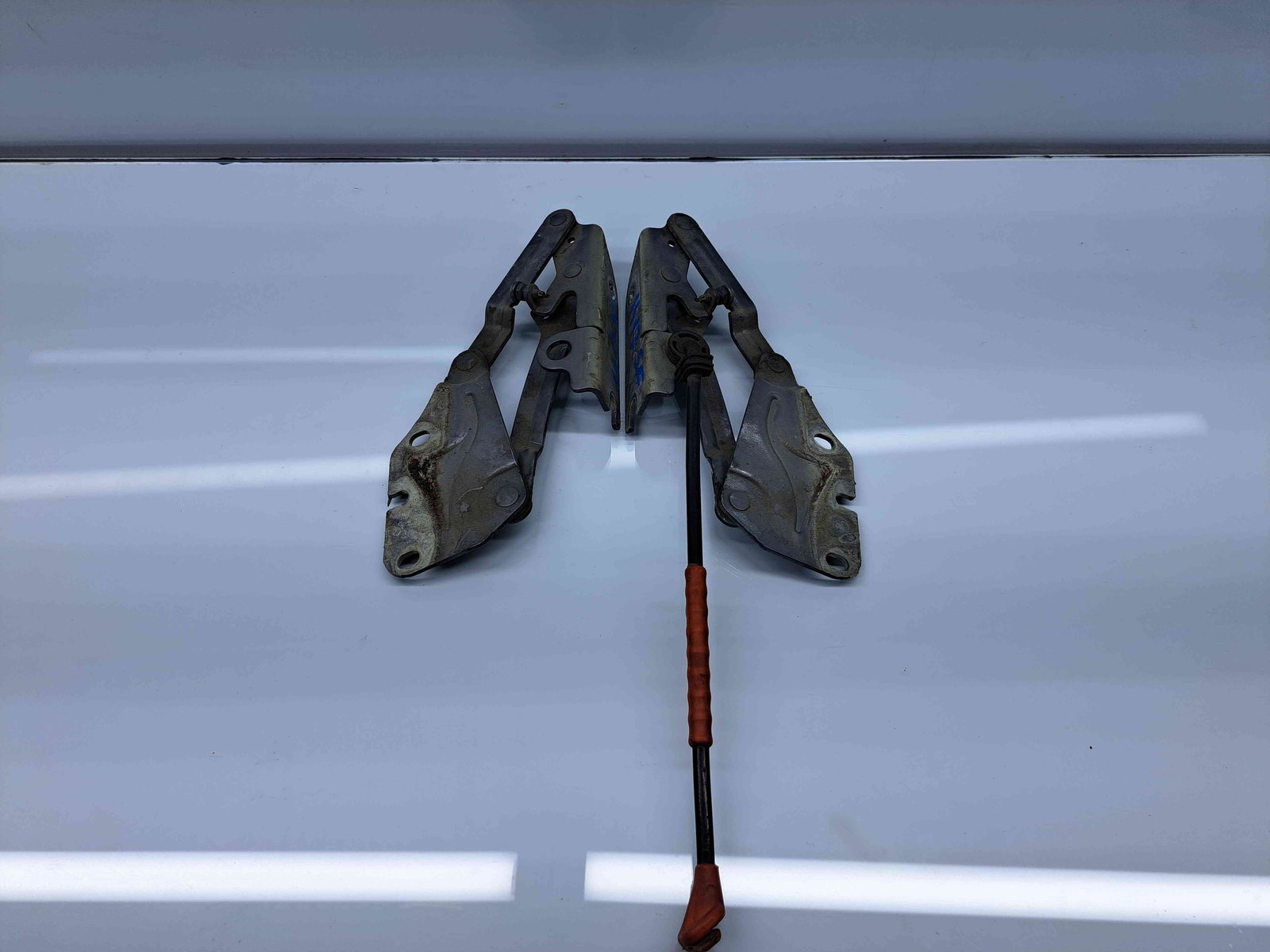 Set balamale capota Volkswagen Golf 5 Plus (5M1) [Fabr 2005-2008] OEM