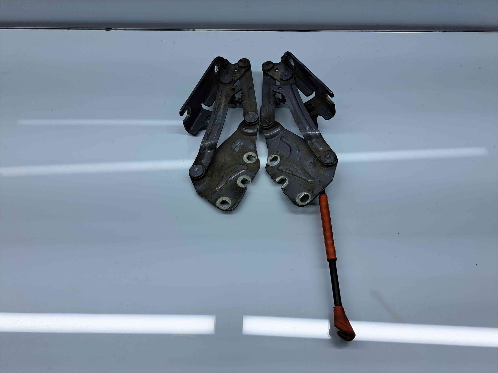 Set balamale capota Volkswagen Golf 5 Plus (5M1) [Fabr 2005-2008] OEM - imagine 2