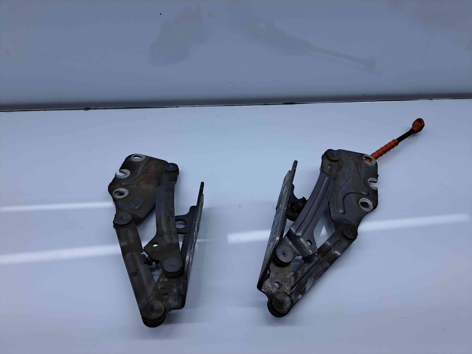 Set balamale capota Volkswagen Golf 5 Plus (5M1) [Fabr 2005-2008] OEM - imagine 3