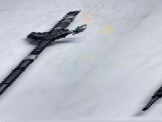 Injector Toyota Rav 4 II (CLA2, XA2, ZCA2, ACA2) [Fabr 2000-2006] 23670-27030 2.0   