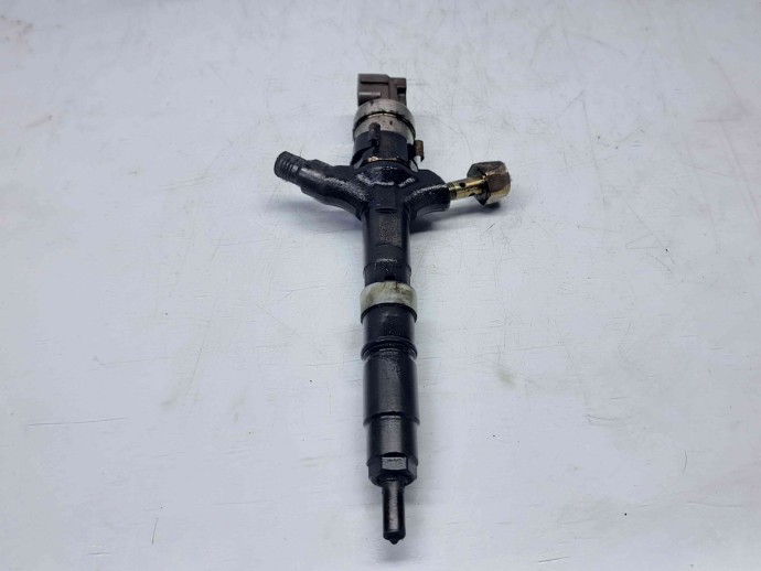 Injector Toyota Rav 4 II (CLA2, XA2, ZCA2, ACA2) [Fabr 2000-2006] 23670-27030 2.0   