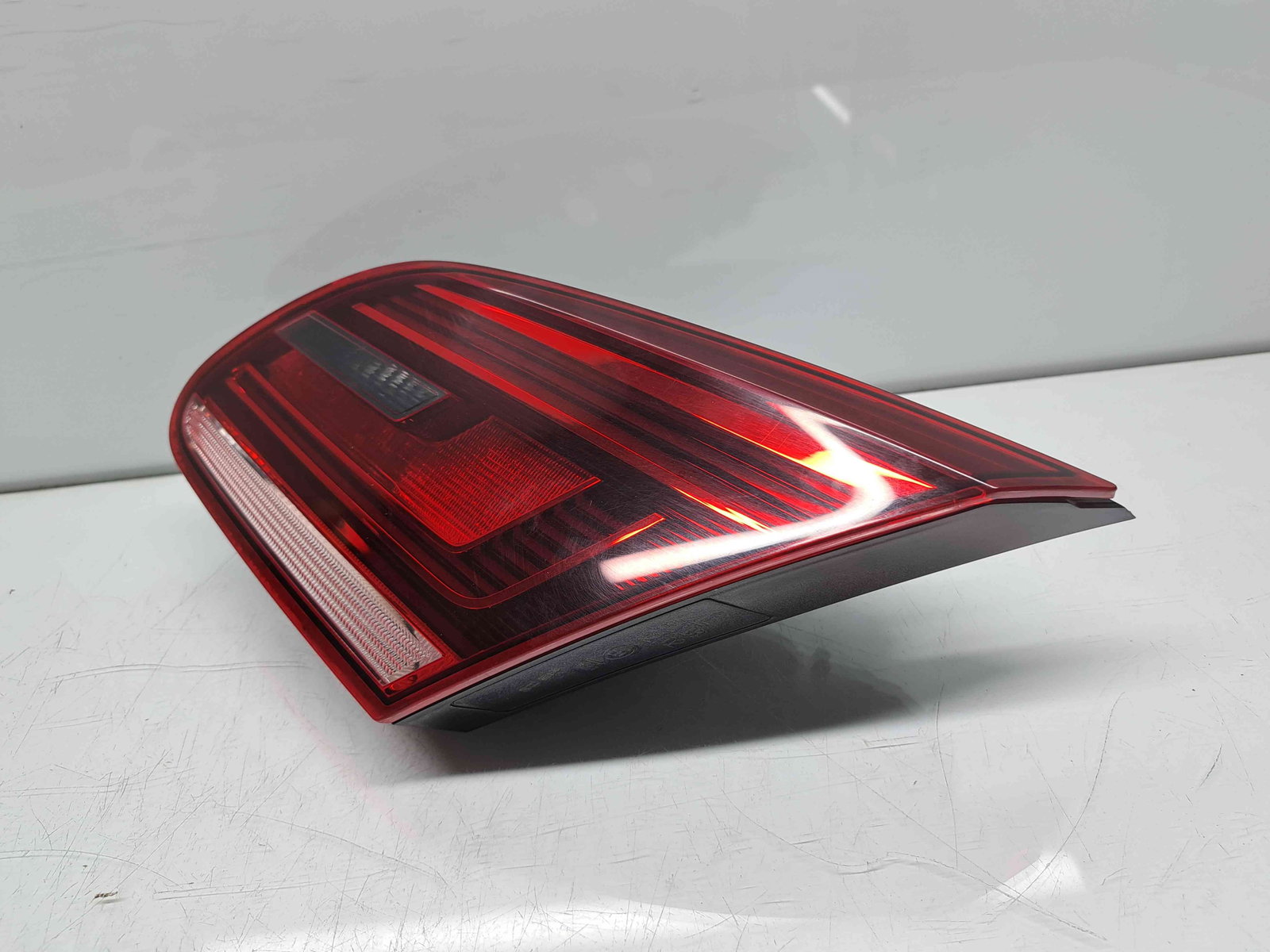 Stop haion dreapta Volkswagen Passat CC (358) Facelift [Fabr 2012-2016] 3C8945308T - imagine 3