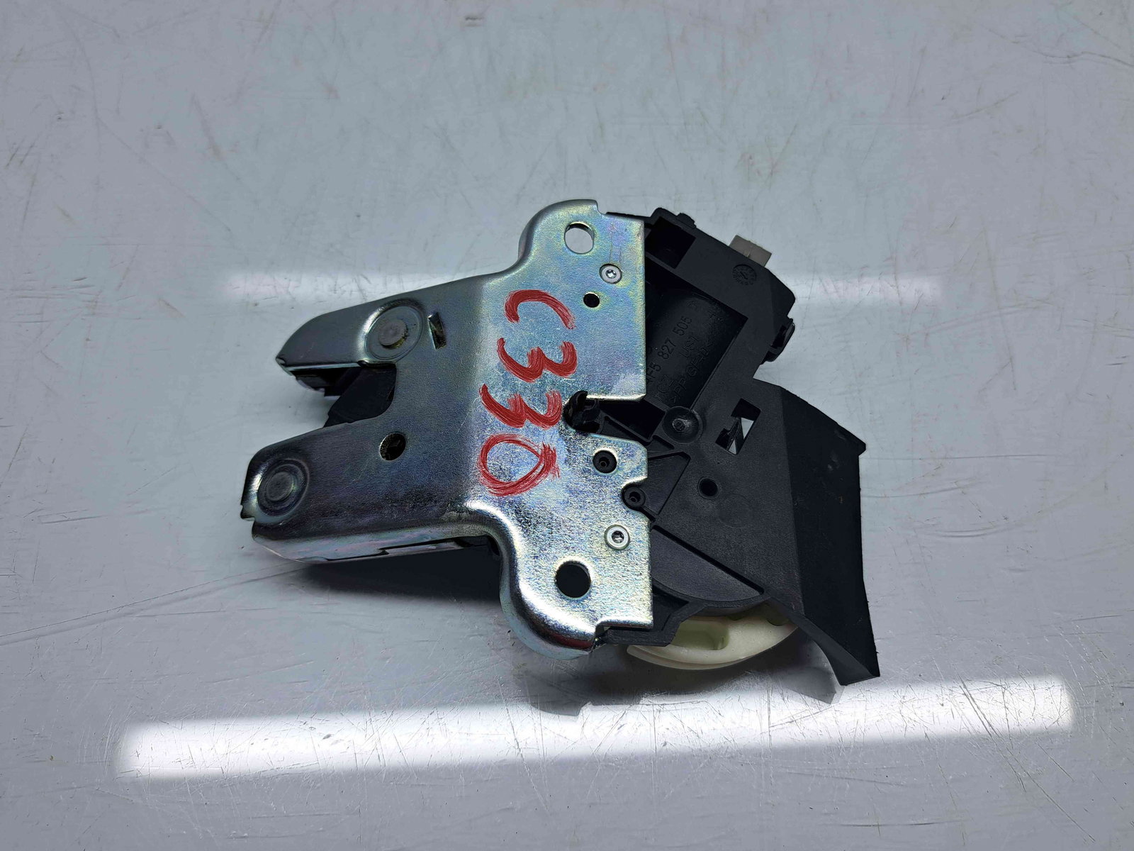 Broasca capota spate Volkswagen Passat CC (358) Facelift [Fabr 2012-2016] 4F5827505D - imagine 2