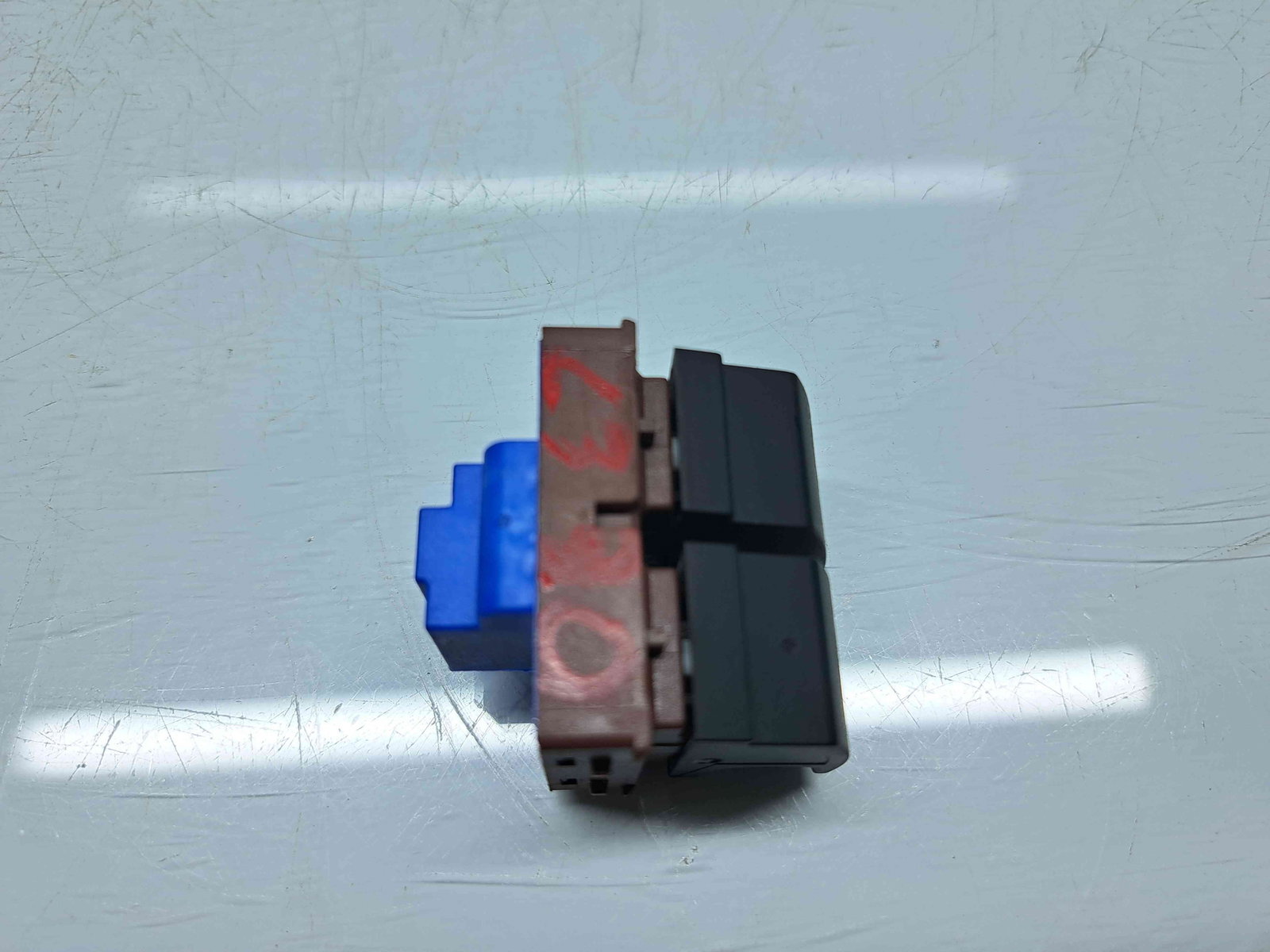 Buton deschidere portbagaj Volkswagen Passat CC (358) Facelift [Fabr 2012-2016] 3C0959903B - imagine 3