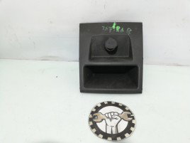 Priza 12v bricheta Opel Zafira B 1.8 benzina 13162600 2006-2011