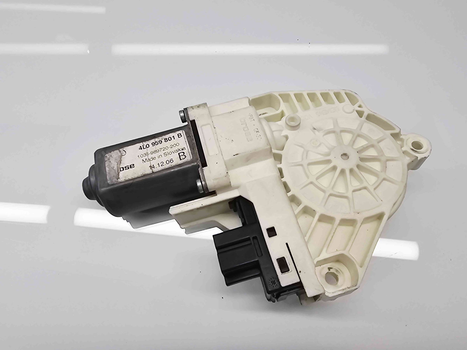 Motoras geam stanga spate Audi Q7 (4LB) [Fabr 2006-2014] 4L0959801B - imagine 4