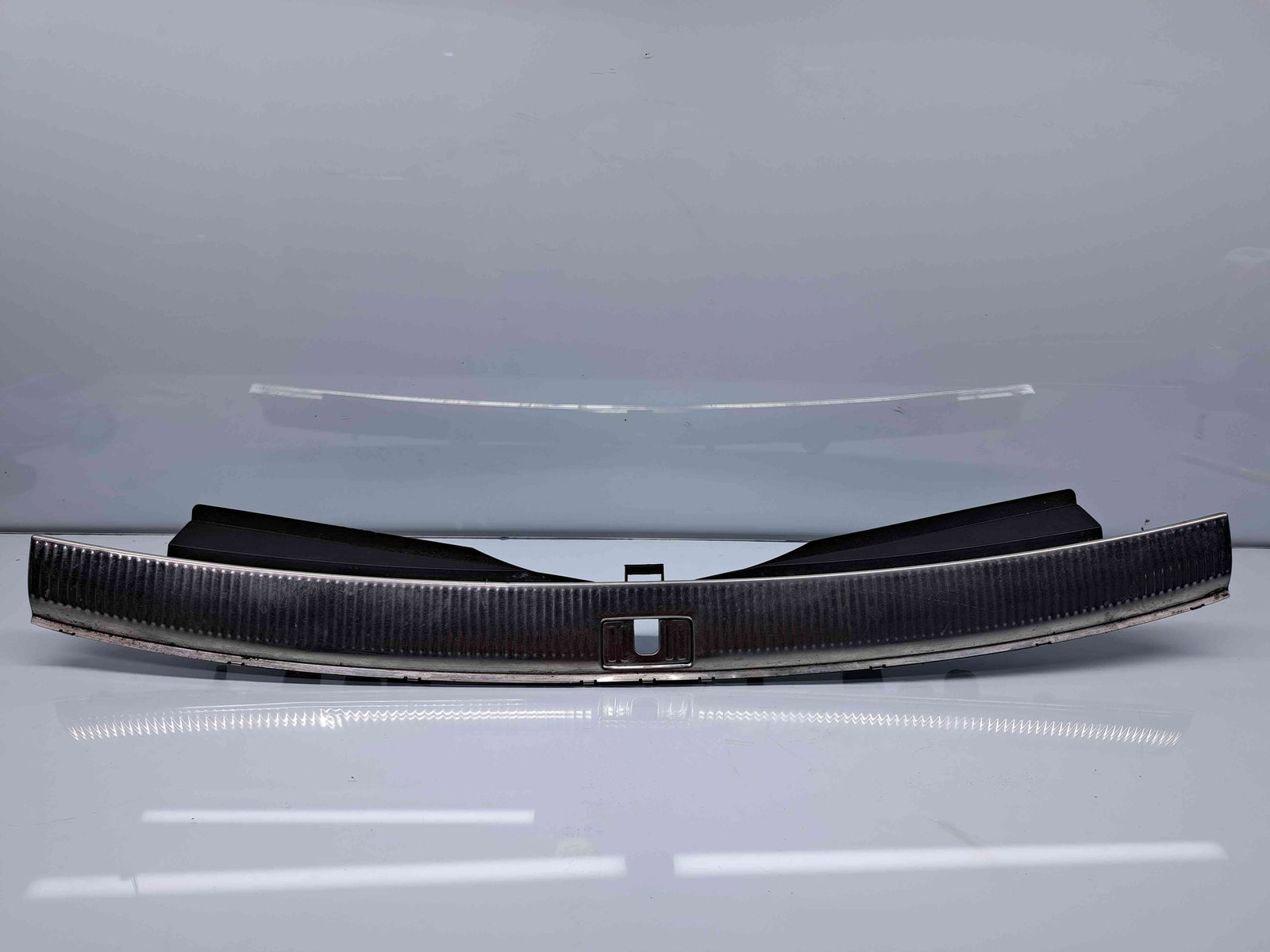 Ornament portbagaj Audi Q7 (4LB) [Fabr 2006-2014] 4L0864483A - imagine 1