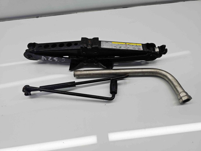  Set cric si cheie Audi A3 Sportback (8VA) Hatchback [Fabr 2012-2020] 8V0011031A