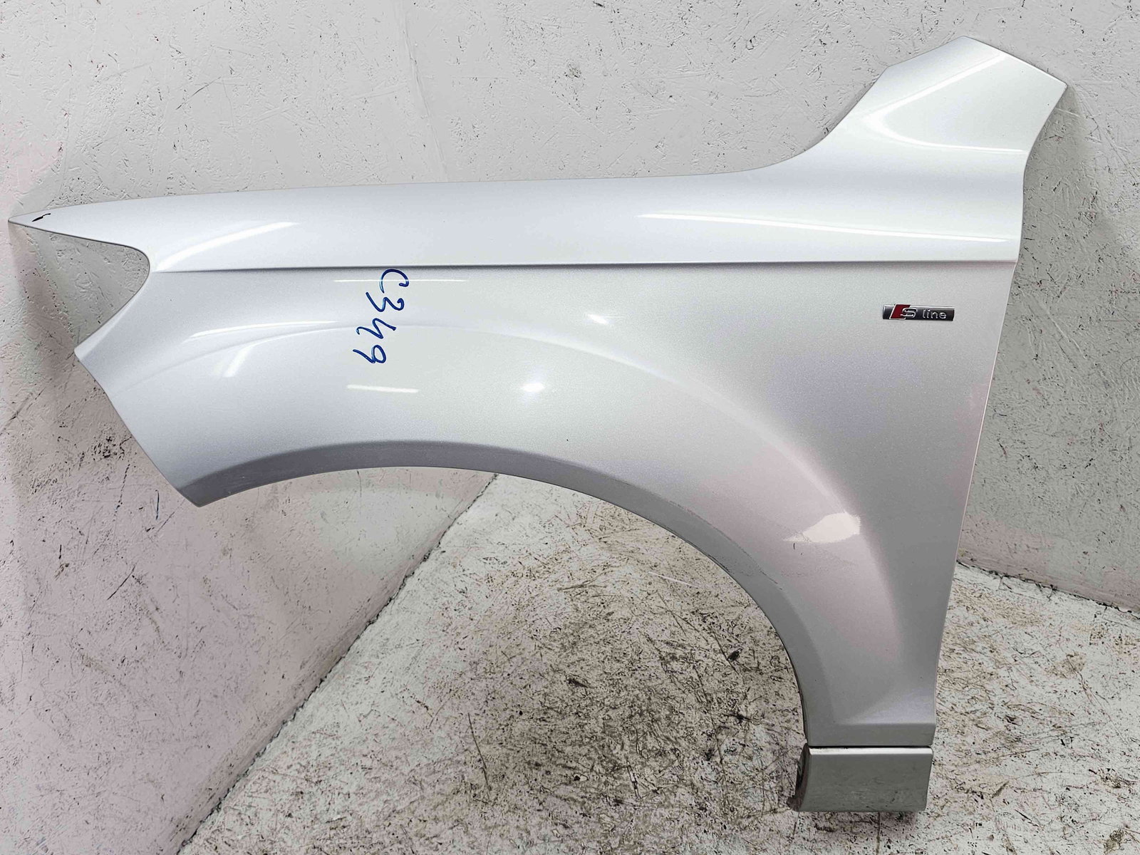 Aripa stanga fata Audi Q7 (4LB) [Fabr 2006-2014] LX7W - imagine 1