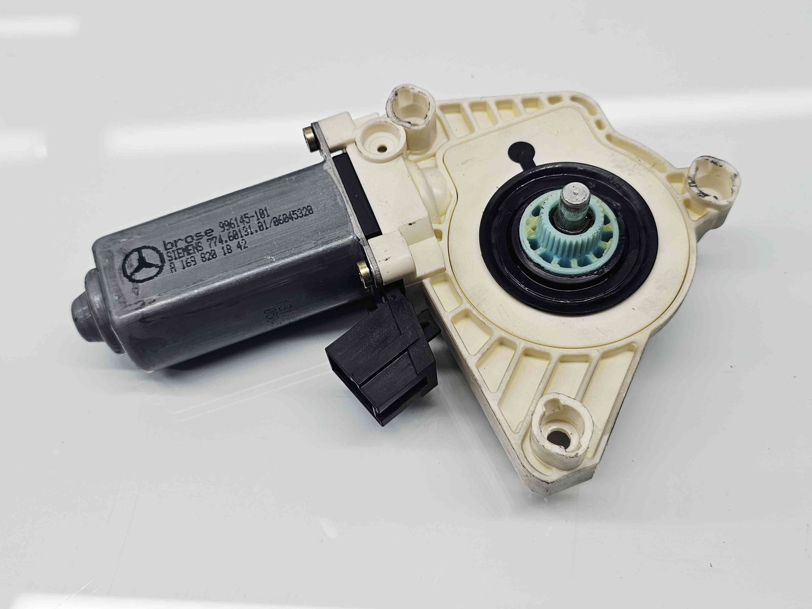 Motoras geam dreapta fata Mercedes Clasa A (W169) [Fabr 2004-2012] A1698201842 - imagine 1