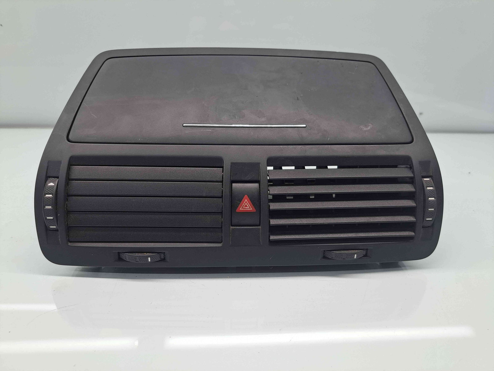 Grila aerisire centrala Skoda Octavia 2 Combi (1Z5) [Fabr 2004-2013] Facelift 1Z0820951 - imagine 1