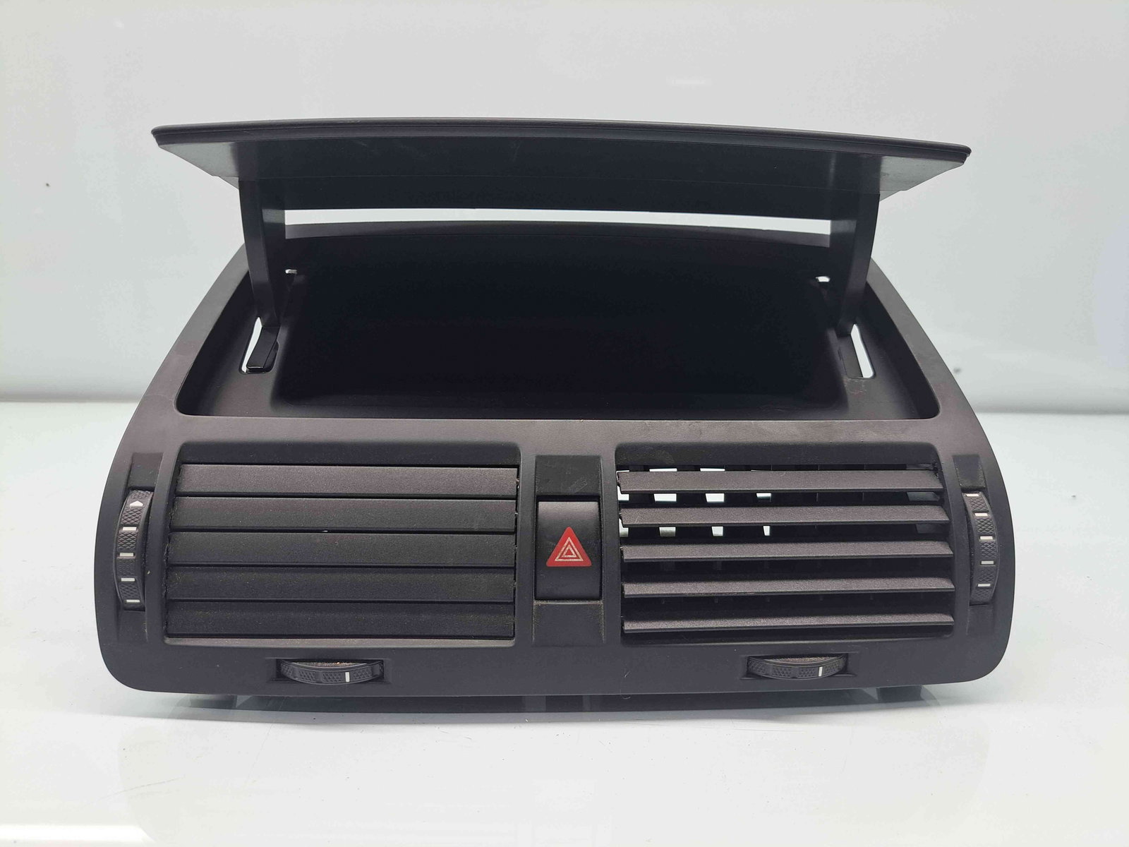 Grila aerisire centrala Skoda Octavia 2 Combi (1Z5) [Fabr 2004-2013] Facelift 1Z0820951 - imagine 2