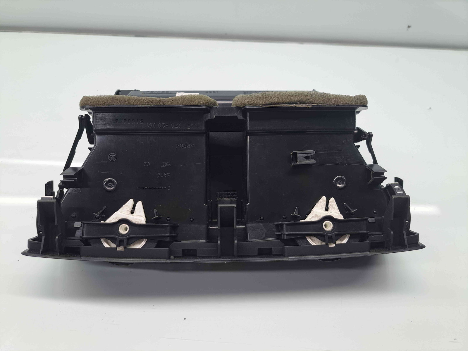 Grila aerisire centrala Skoda Octavia 2 Combi (1Z5) [Fabr 2004-2013] Facelift 1Z0820951 - imagine 4