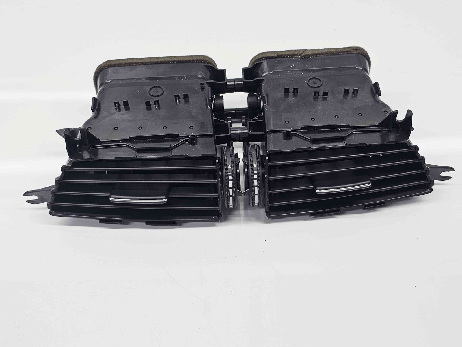 Grila aerisire centrala Mercedes Clasa C Coupe (C204) Facelift AMG [Fabr 2011-2015] A2048306064 - imagine 1