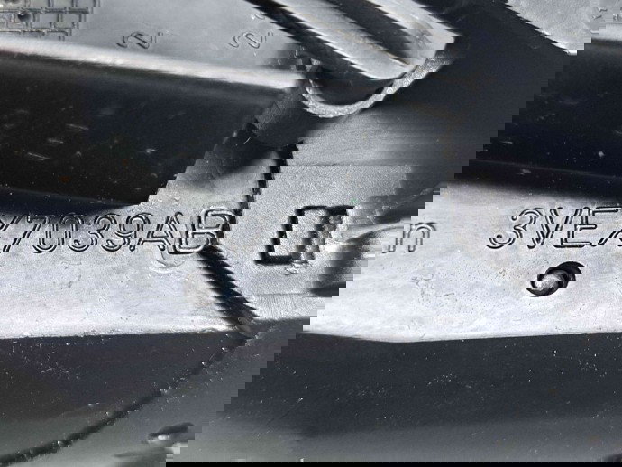  Grila aerisire centrala Volkswagen Caddy 3 (2KA, 2KH) [Fabr 2004-2010] 8VEX7039AB