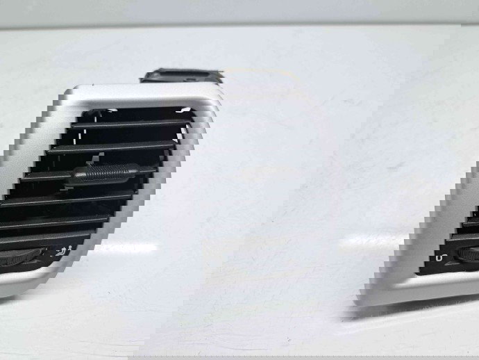  Grila aerisire dreapta Skoda Fabia 2 (5J, 542) [Fabr 2007-2014] 5J0819701E