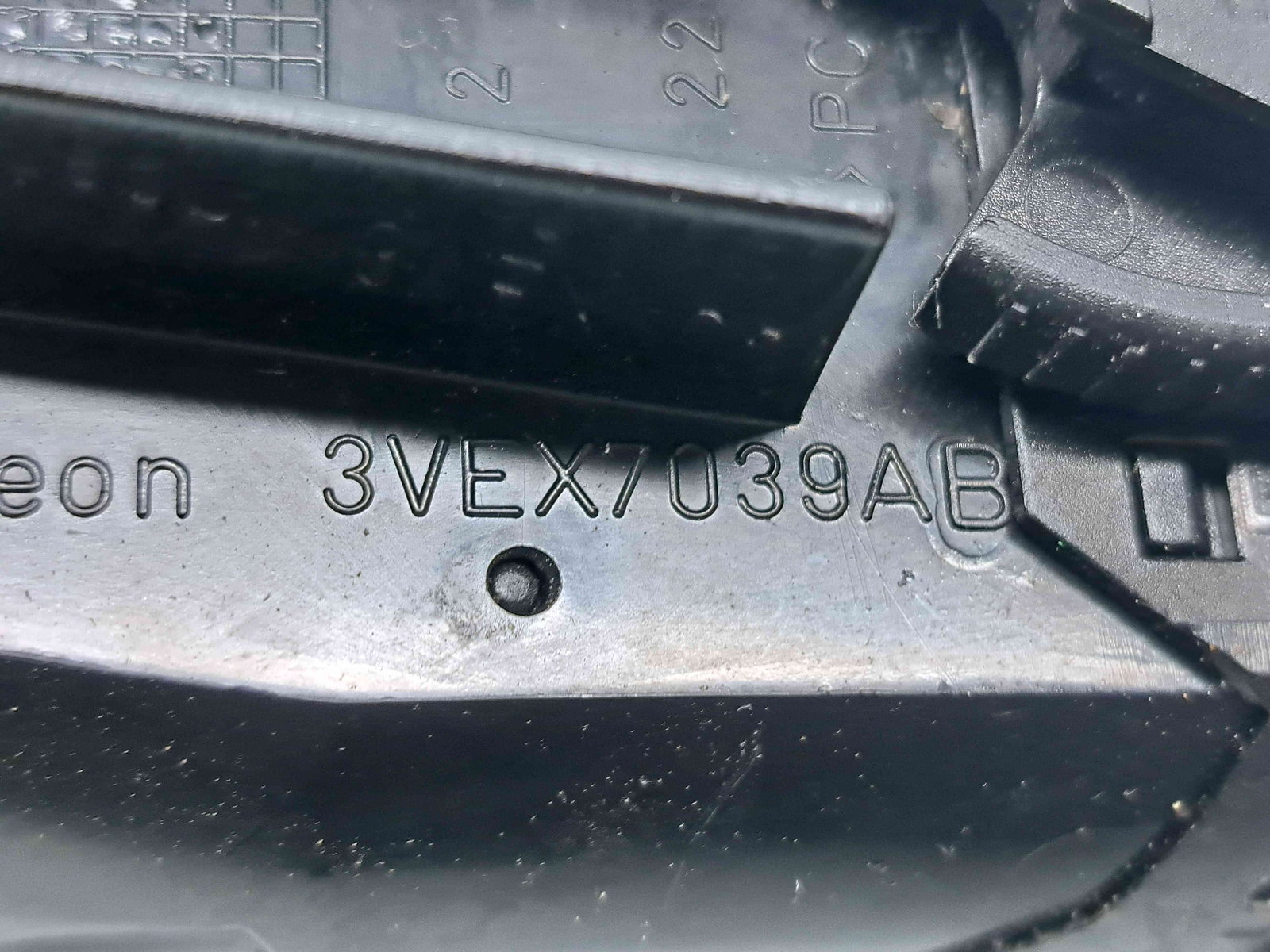 Grila aerisire dreapta Volkswagen Caddy 3 (2KA, 2KH) [Fabr 2004-2010] 8VEX7039AB - imagine 4