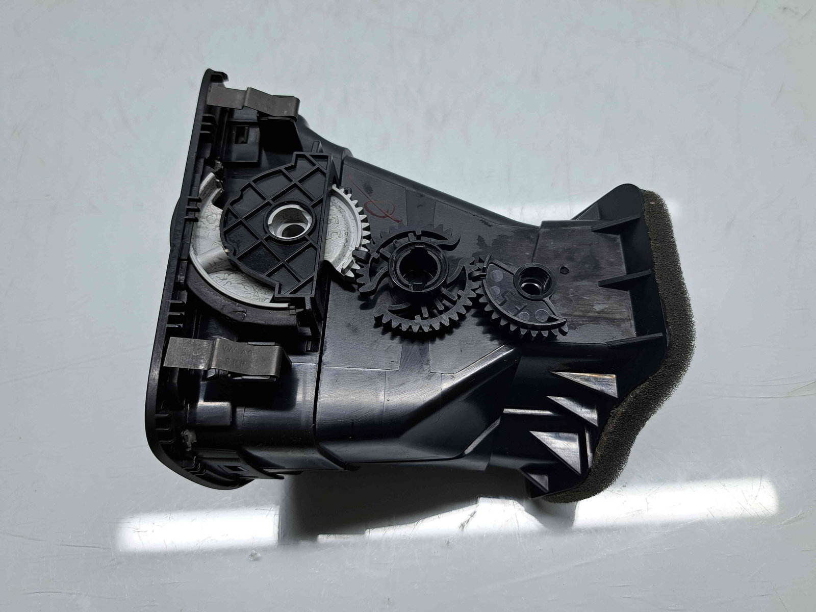 Grila aerisire dreapta Volkswagen Golf 6 (5K1) [Fabr 2009-2013] 5K0819703K - imagine 3