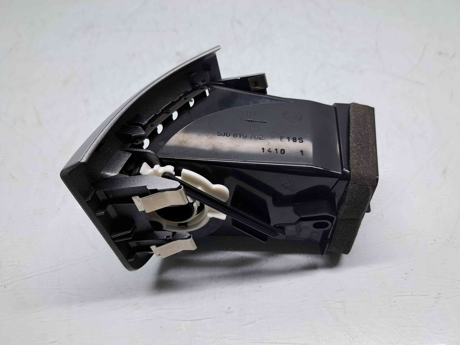 Grila aerisire stanga Skoda Fabia 2 (5J, 542) [Fabr 2007-2014] 5J0819702 - imagine 3