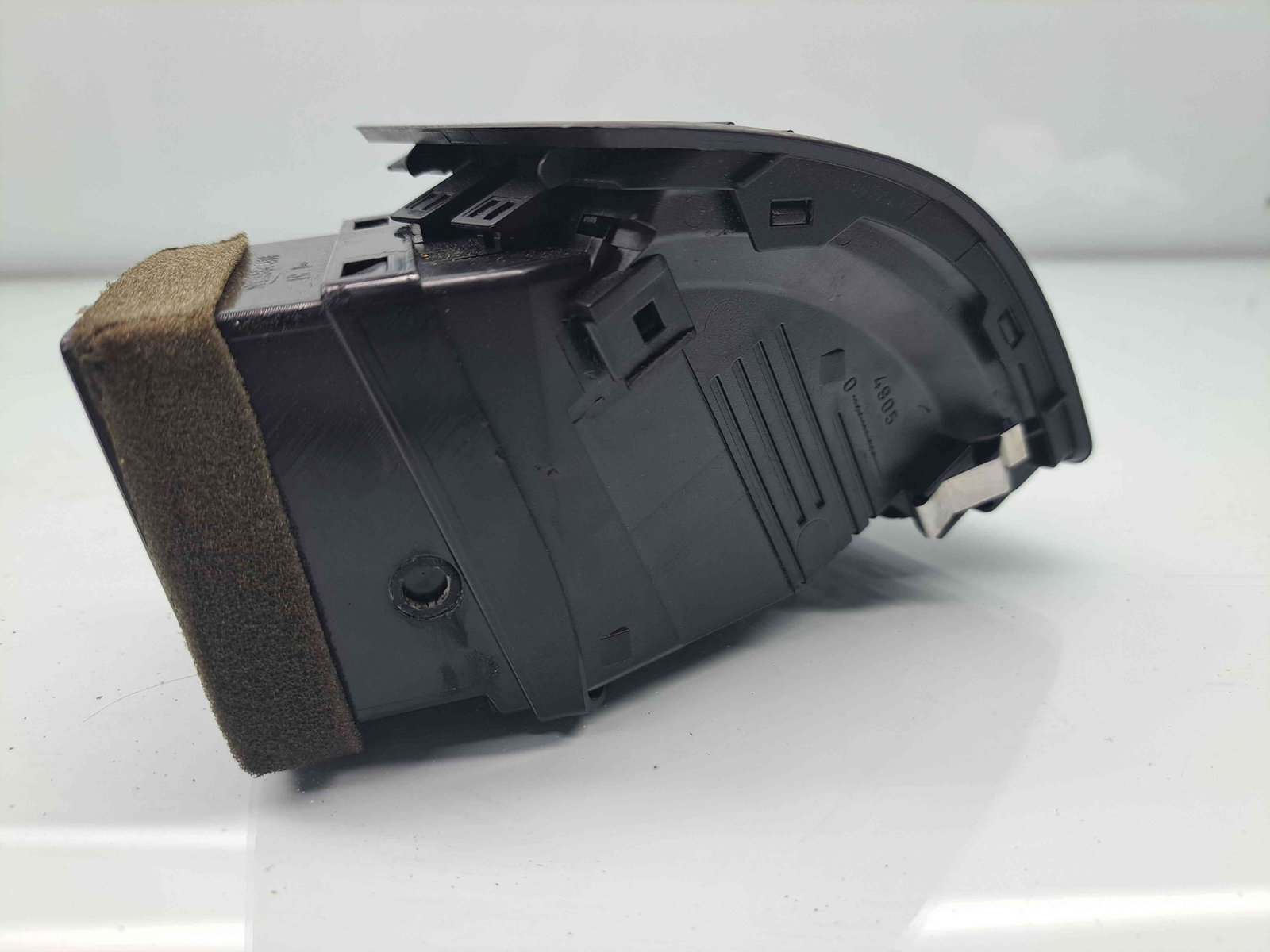 Grila aerisire stanga Skoda Octavia 2 Combi (1Z5) [Fabr 2004-2013] Facelift 1Z0819701 - imagine 3