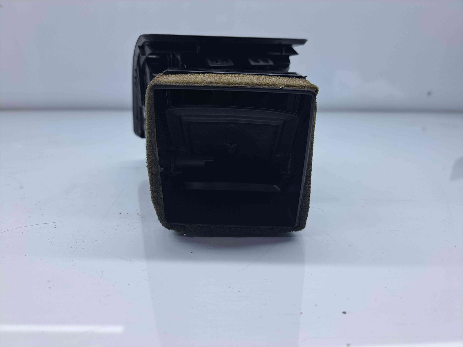 Grila aerisire stanga Skoda Octavia 2 Combi (1Z5) [Fabr 2004-2013] Facelift 1Z0819701 - imagine 4