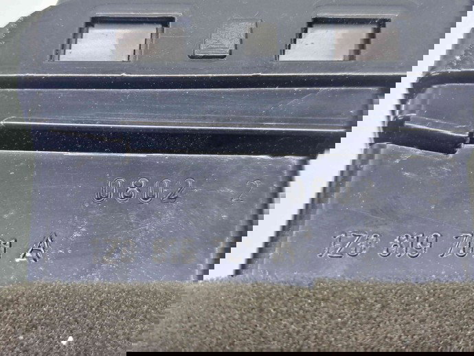  Grila aerisire stanga Skoda Octavia 2 Combi (1Z5) [Fabr 2004-2013] Facelift 1Z0819701