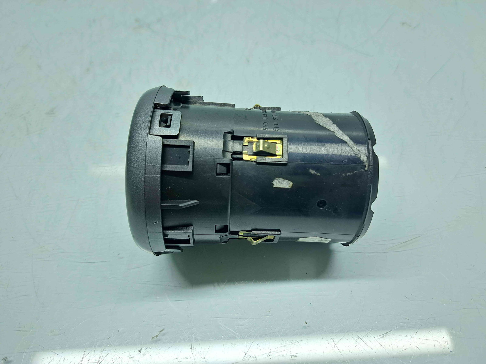 Grila aerisire stanga Seat Leon (1P1) FR [Fabr 2005-2011] 5P0819203A - imagine 1