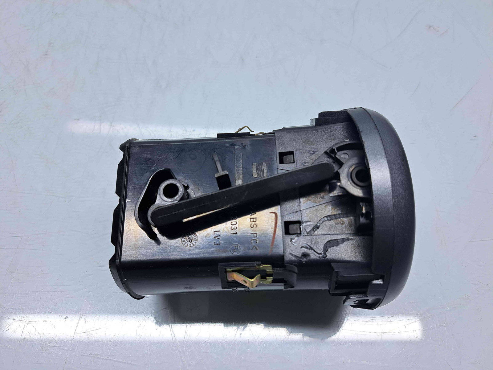 Grila aerisire stanga Seat Leon (1P1) FR [Fabr 2005-2011] 5P0819203A - imagine 2