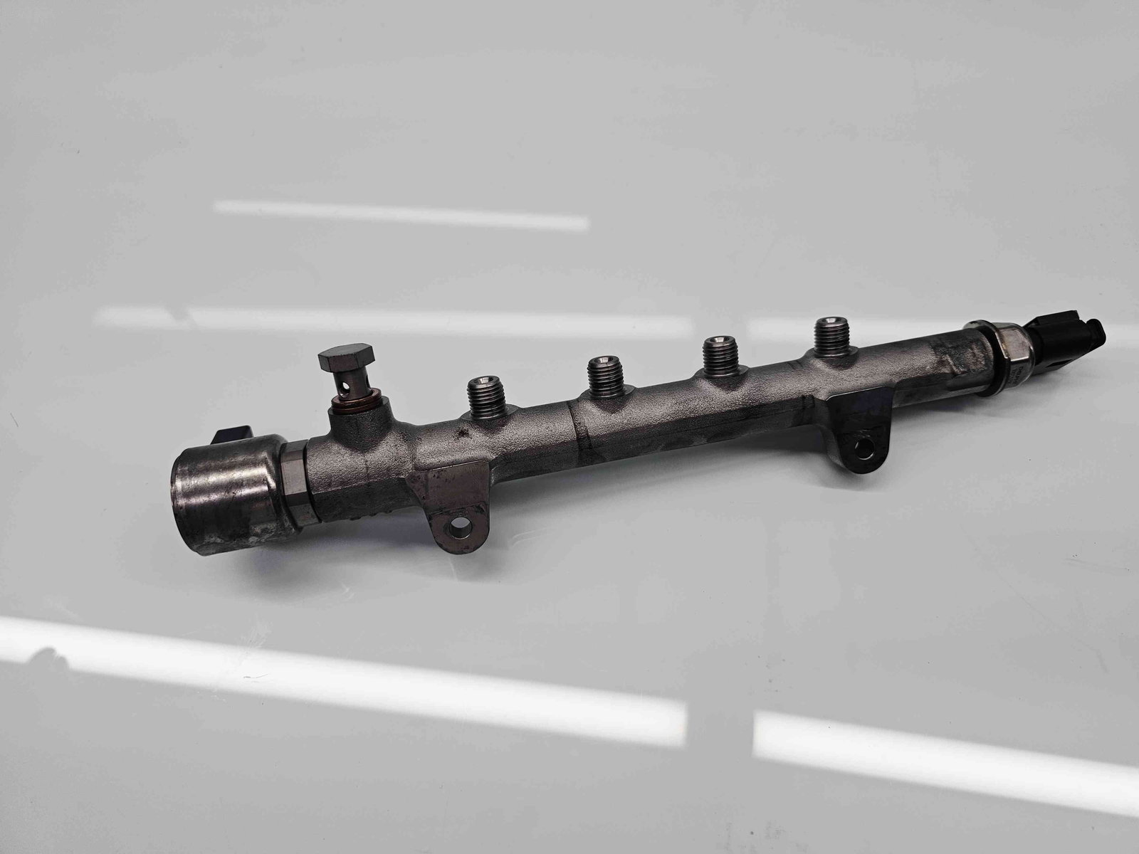 Rampa injectoare Mercedes Clasa C Coupe (C204) Facelift AMG [Fabr 2011-2015] A6510700495 2.2 CDI 651911 125KW / 170CP - imagine 4