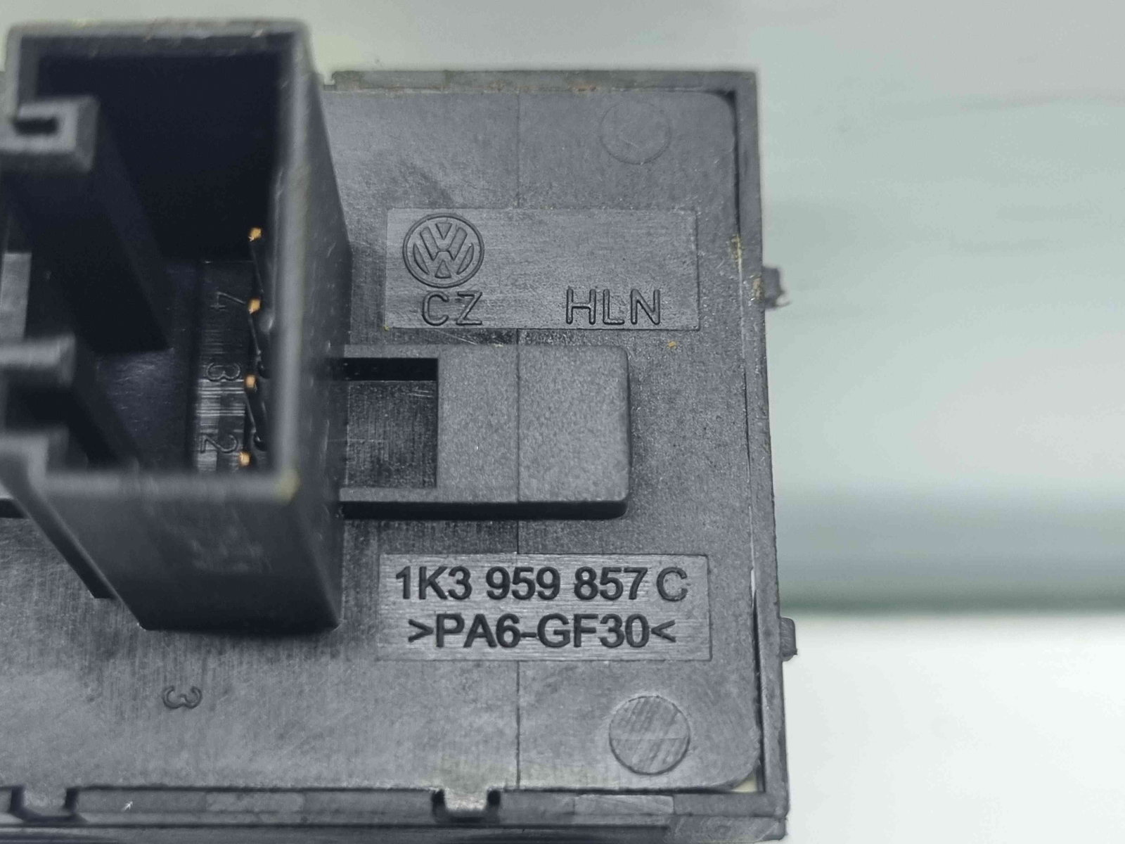 Butoane comanda geamuri sofer Volkswagen Golf 6 (5K1) [Fabr 2009-2013] 1K3959857C - imagine 4
