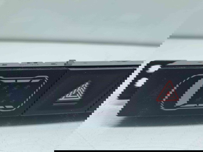 Buton avarii MITSUBISHI Outlander III [Fabr 2012-2014] 8002B409