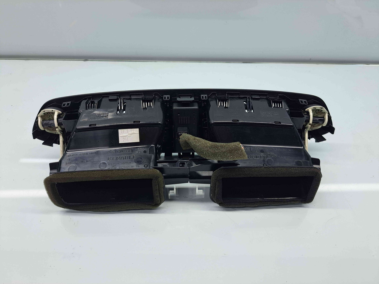 Grila aerisire centrala Renault Scenic 3 [Fabr 2009-2015] 682600031R - imagine 3