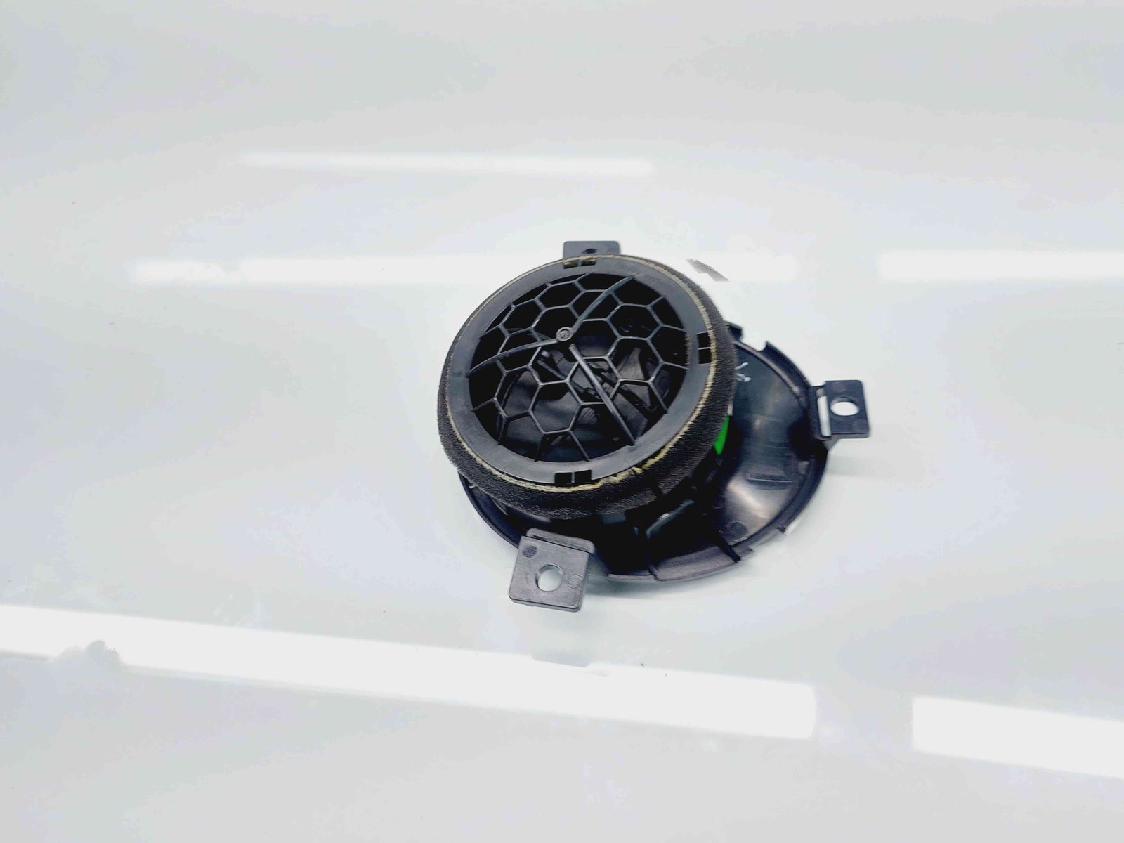 Grila aerisire stanga Nissan Juke [Fabr 2010-2014] Hatchback 687611KE0A - imagine 2