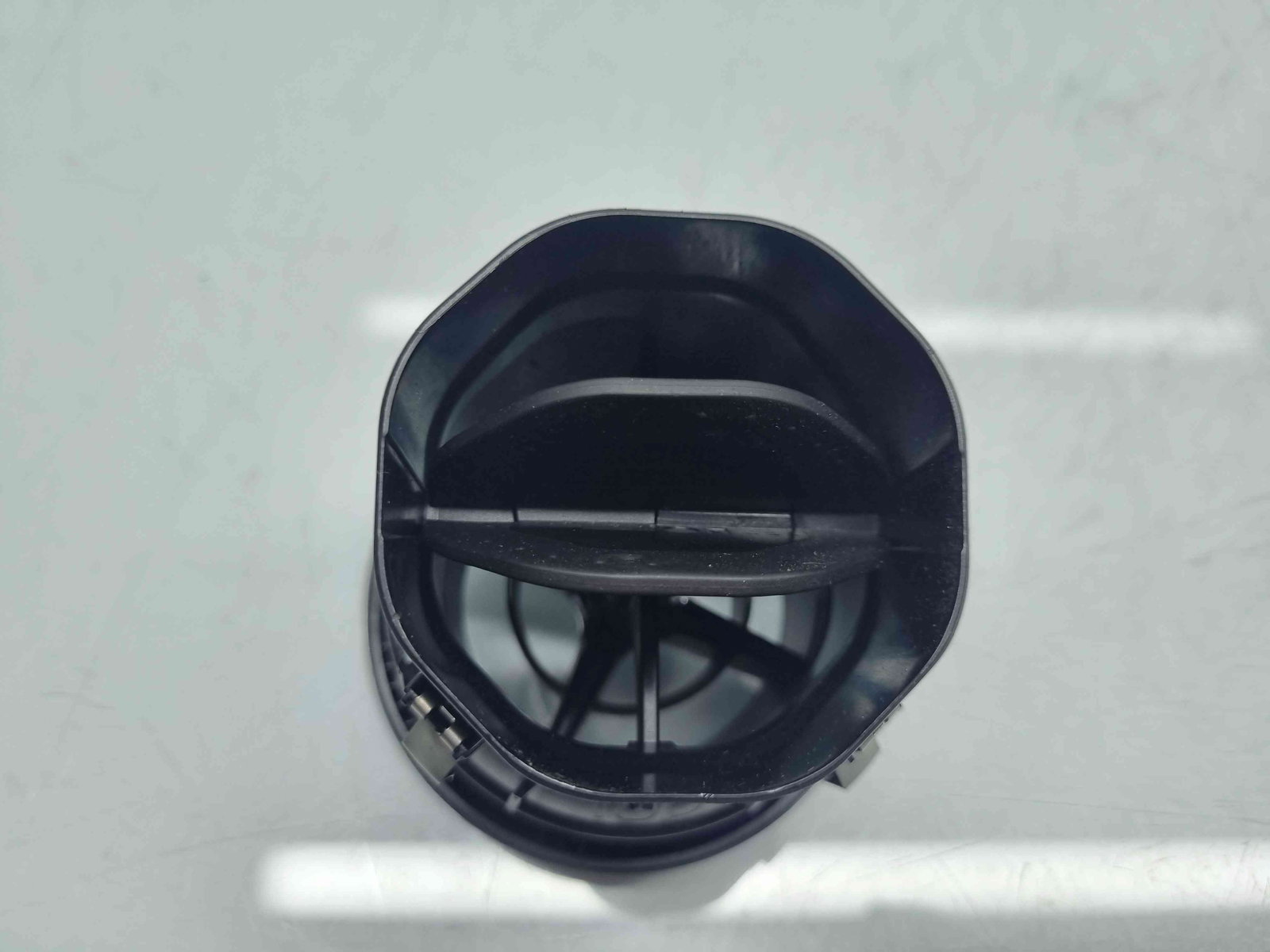 Grila aerisire stanga Mercedes Clasa A (W176) [Fabr 2012-2018] A176830 03 54 - imagine 3