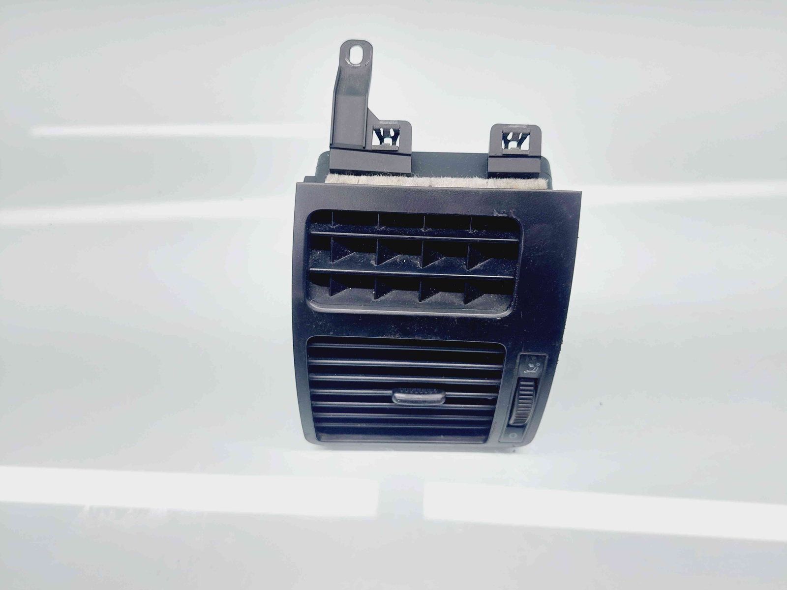 Grila aerisire stanga Volkswagen Touran (1T1, 1T2) [Fabr 2003-2010] Facelift 1T0819703B