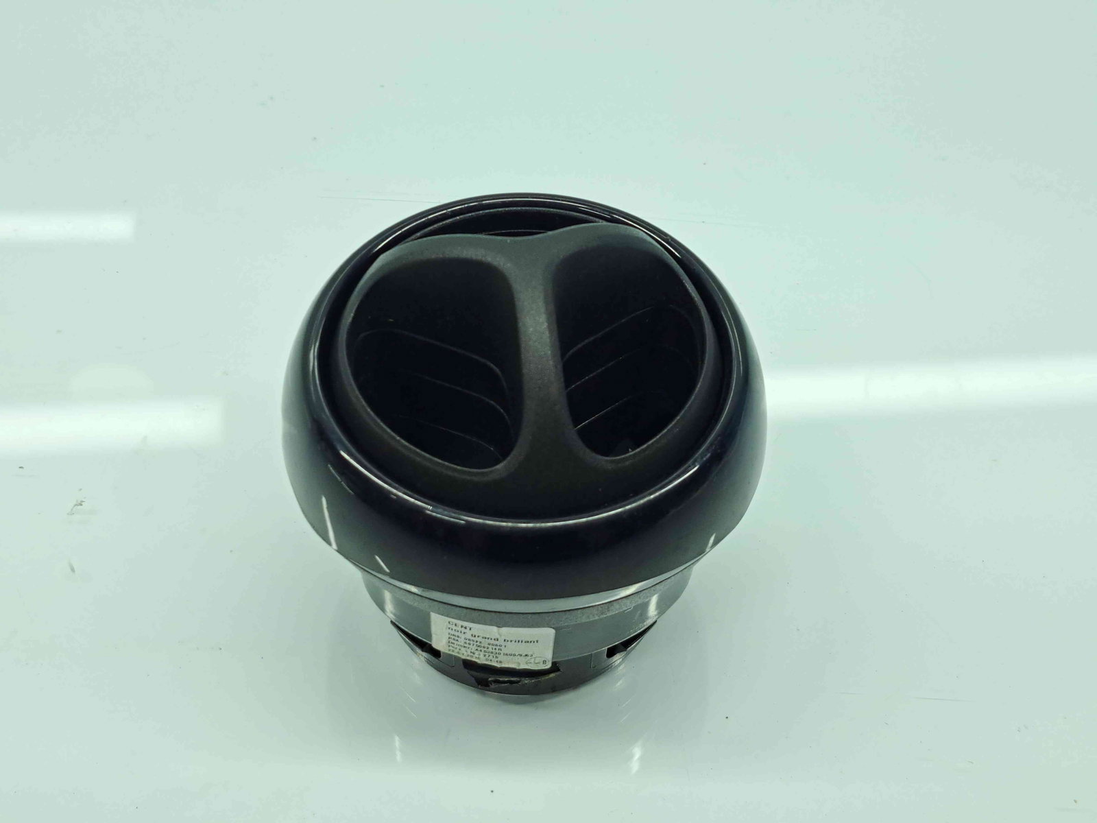 Grila aerisire stanga SMART Fortwo Coupe (W453) [Fabr 2014-2019] 687508214R - imagine 1