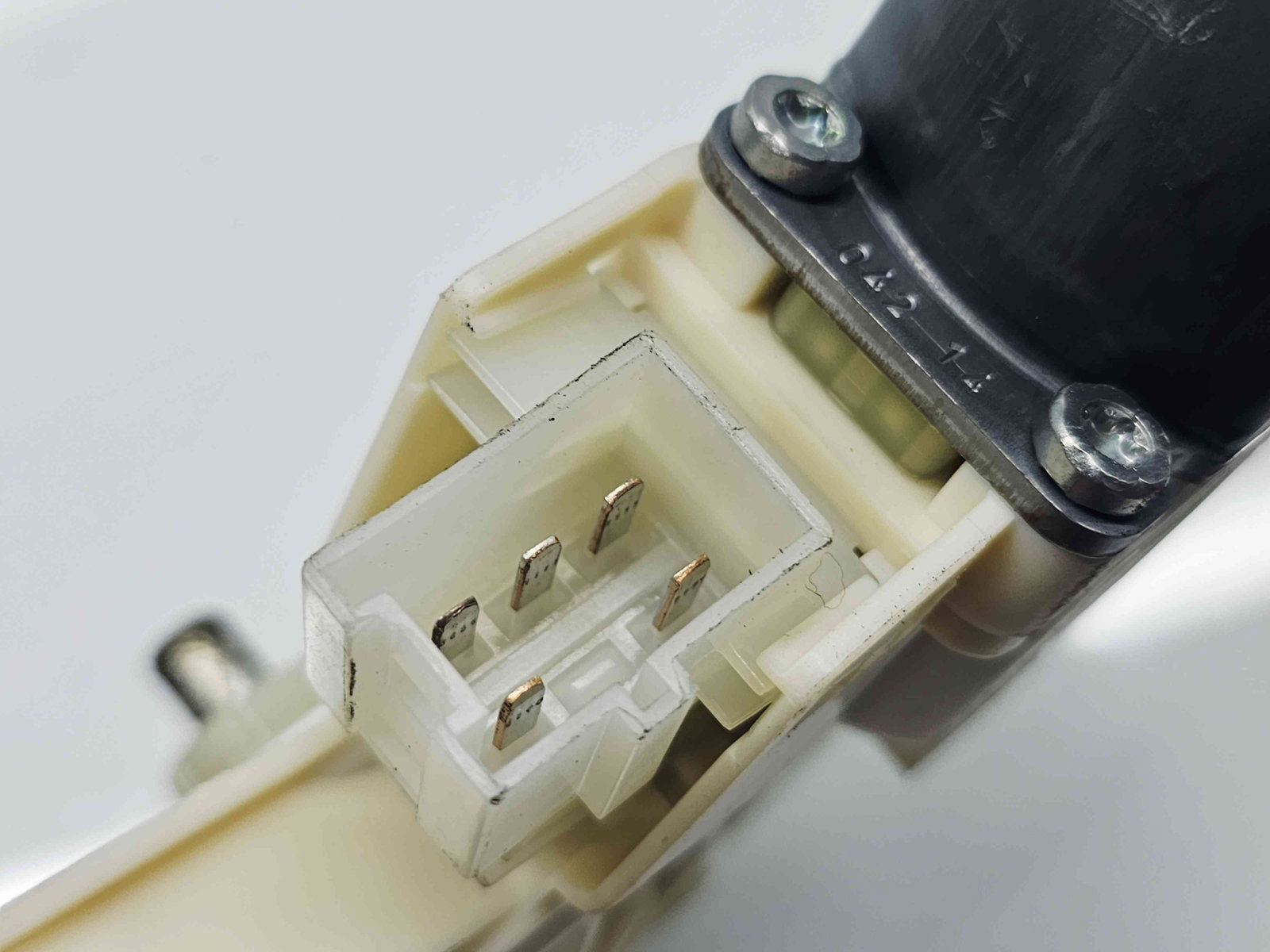 Motoras geam dreapta fata Mercedes Clasa A (W176) [Fabr 2012-2018] A2469065200 - imagine 3