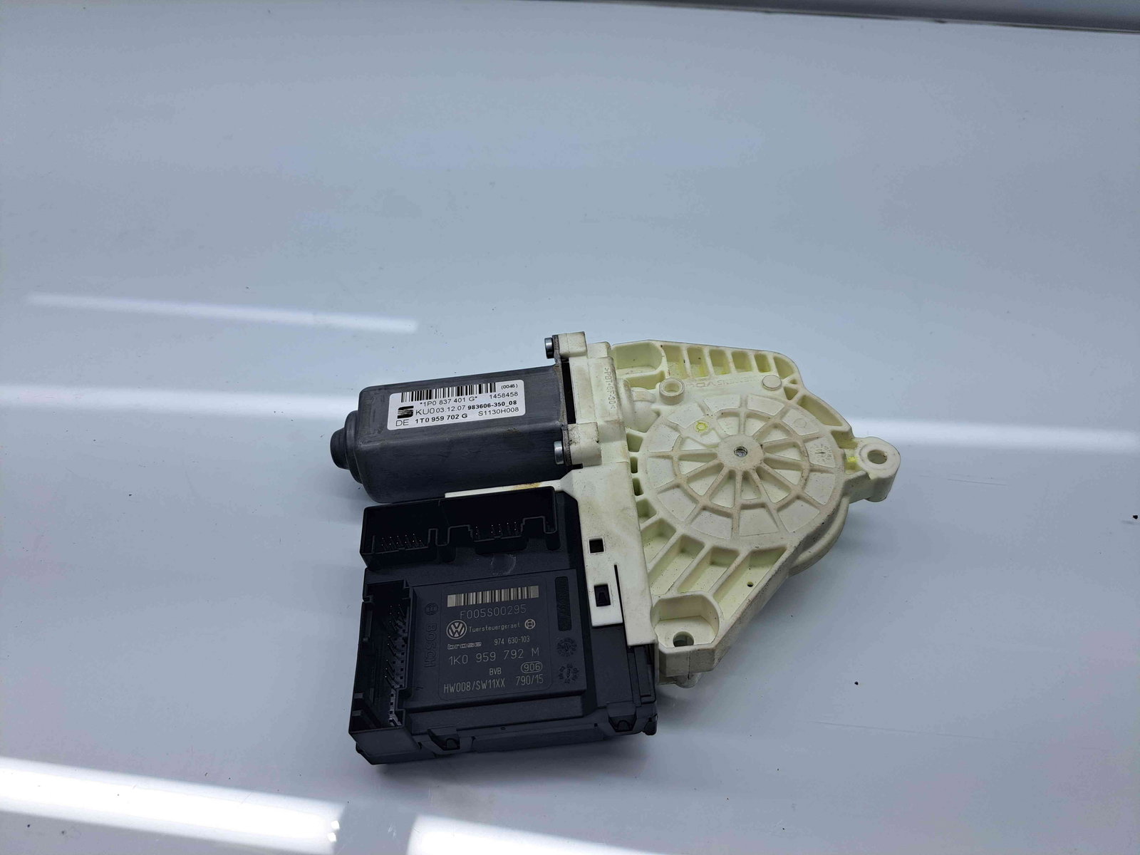 Motoras geam stanga fata Seat Leon (1P1) FR [Fabr 2005-2011] 1T0959702 - imagine 4