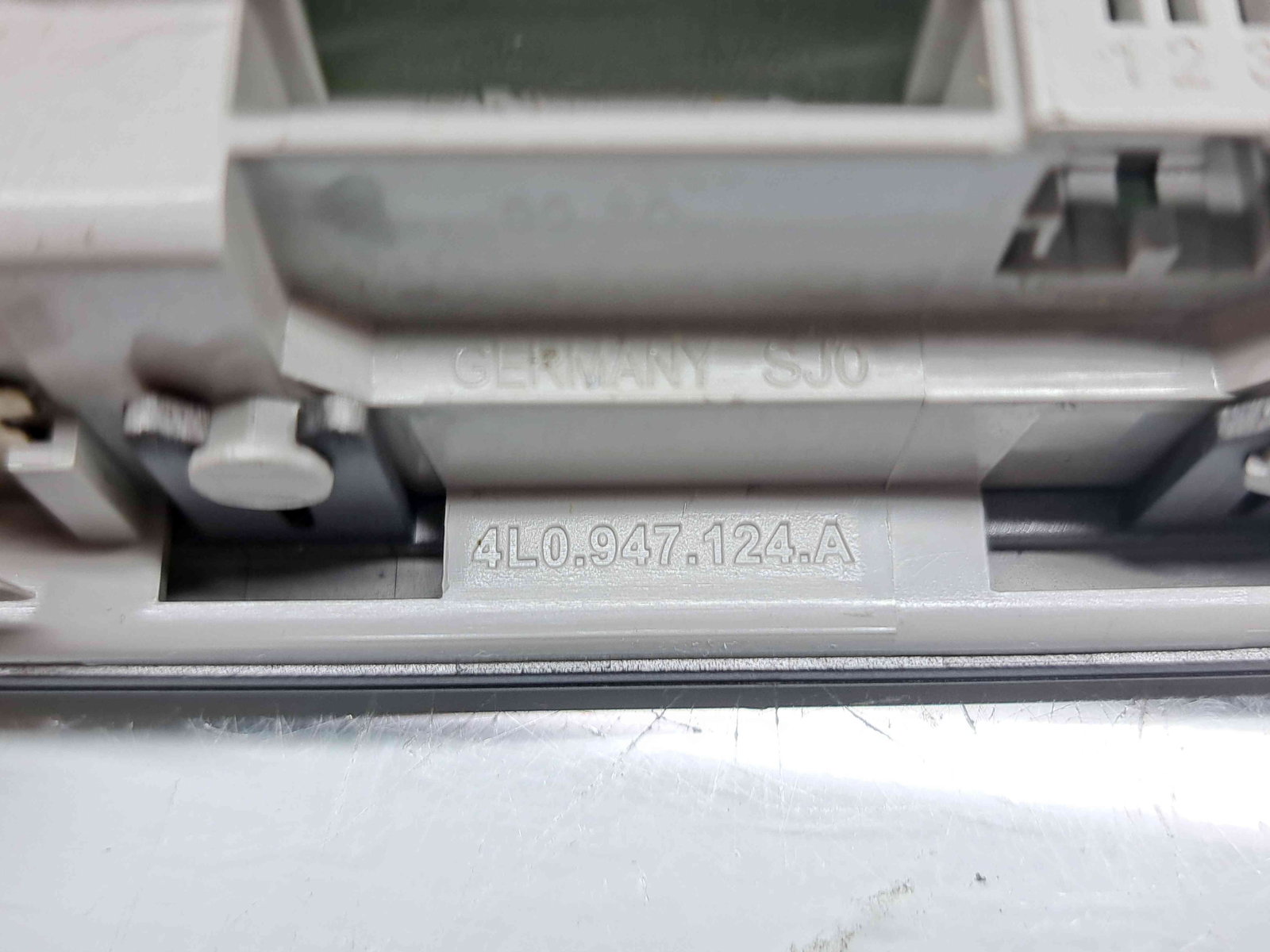 Plafoniera spate Audi Q7 (4LB) [Fabr 2006-2014] 4L0947124A - imagine 3