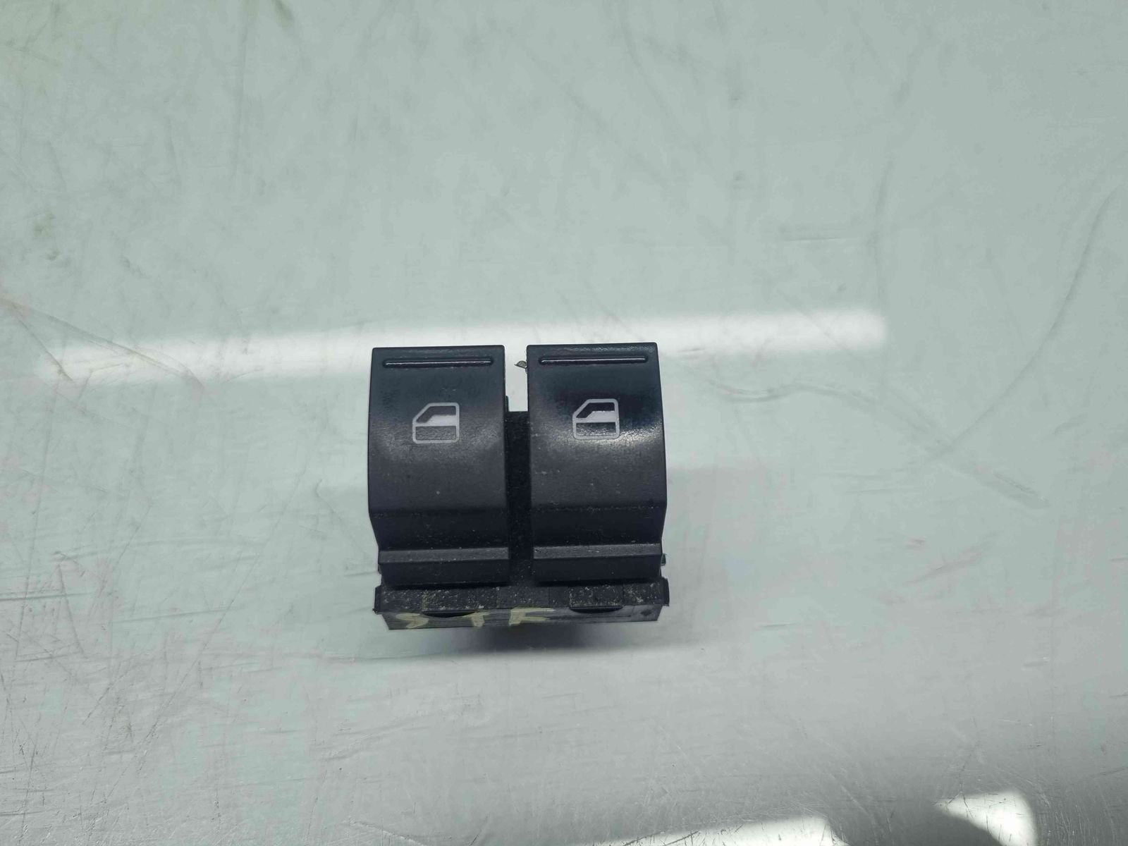 Butoane comanda geamuri sofer Volkswagen Touran (1T1, 1T2) [Fabr 2003-2010] 1K3959857C