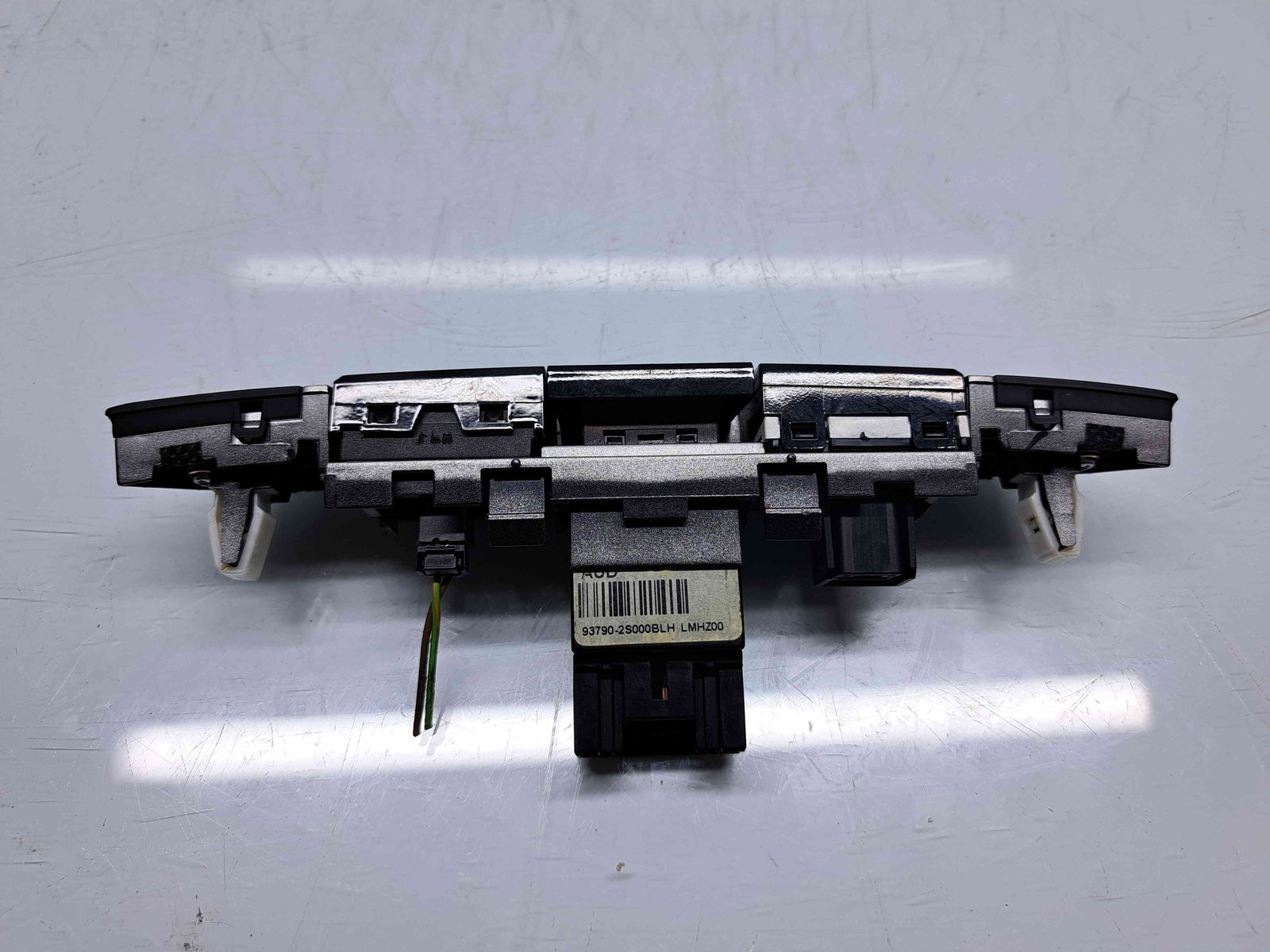 Buton avarii Hyundai ix35 (LM) [Fabr 2010-2017] 84740-2S350TAN - imagine 2