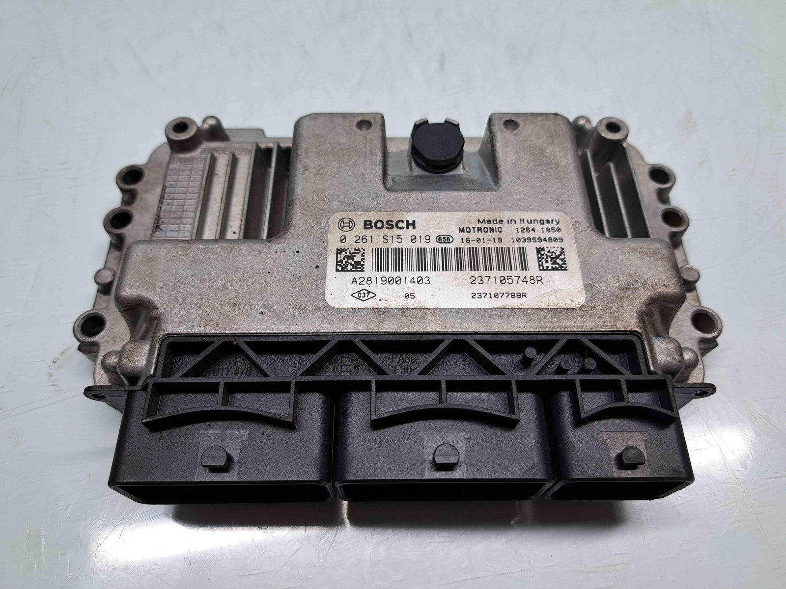 Calculator motor ECU SMART Fortwo Coupe (W453) [Fabr 2014-2019] 237105748R / 0261W15019 1.0 Benz 281920 52KW / 71CP - imagine 1