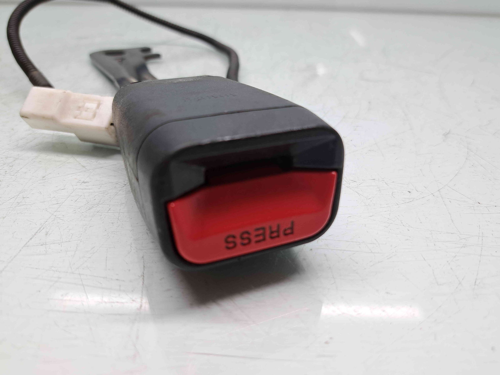 Capsa centura dreapta fata Hyundai ix35 (LM) [Fabr 2010-2017] OEM - imagine 2