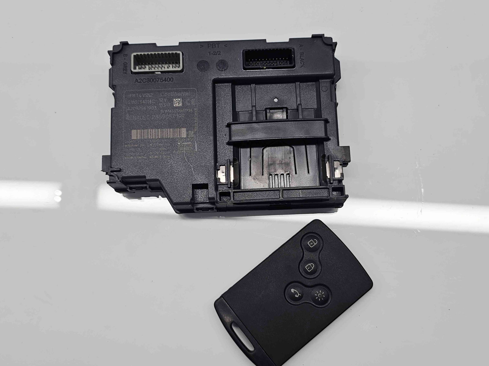 Contact cu cheie Renault Clio 4 (B98) Hatchback [Fabr 2012-2020] 285905719R 1.2 Benz D4F74055KW / 75CP - imagine 1
