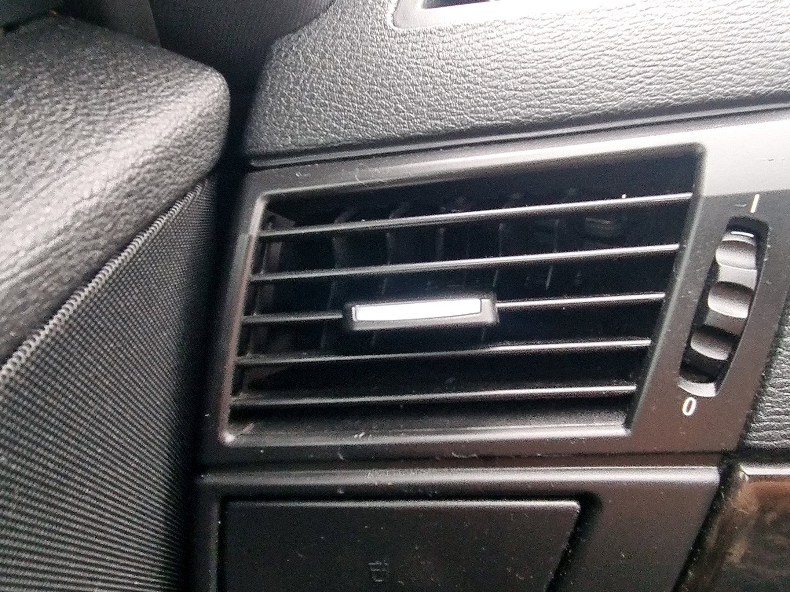 Grila aerisire stanga Bmw X3 (E83) [Fabr 2003-2009] 2.0 N47D 130 KW / 177 CP