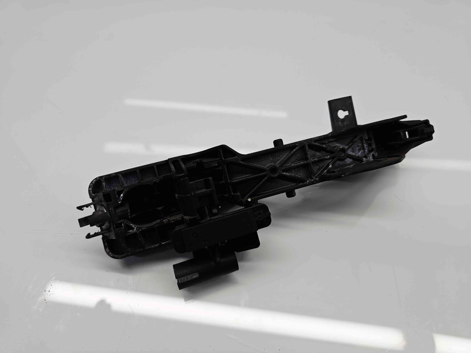 Maner usa stanga spate Hyundai ix35 (LM) [Fabr 2010-2017] 1K BLACK PEARL - imagine 3