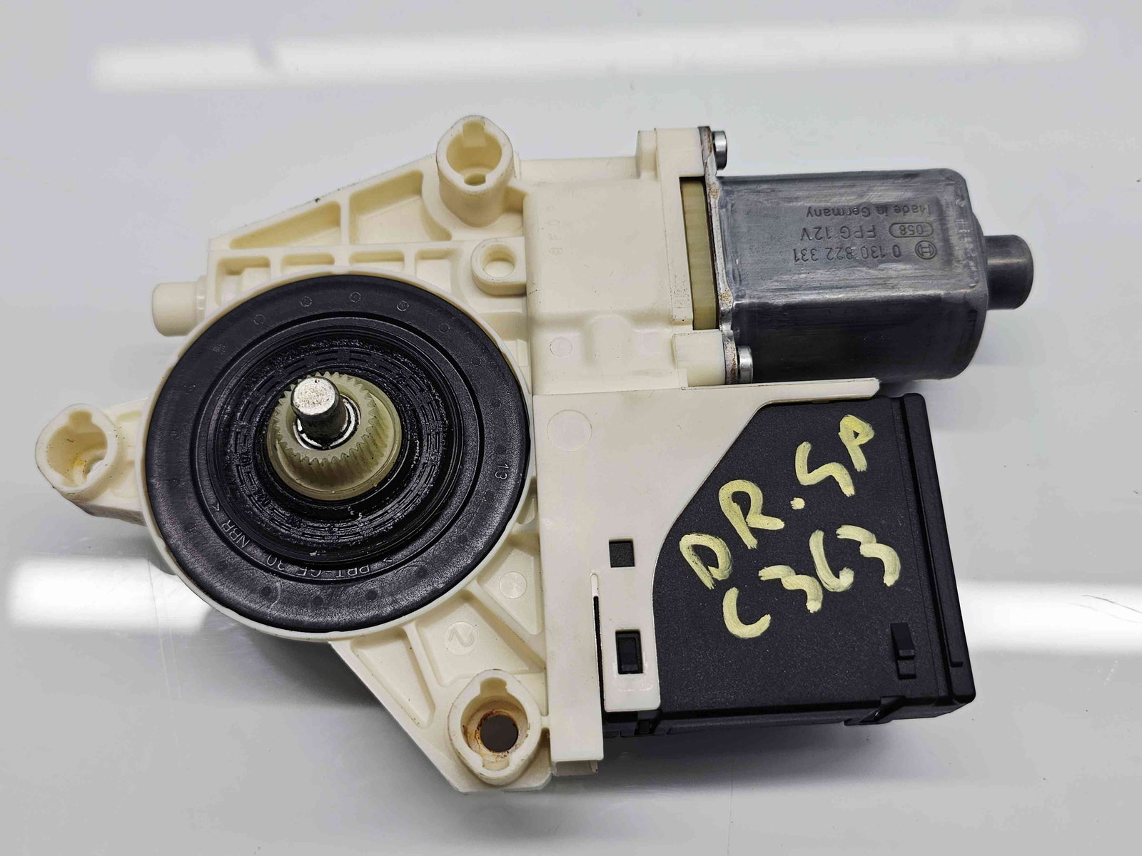 Motoras geam dreapta spate Renault Megane 3 (B95) [Fabr 2008-2016] 827300003R