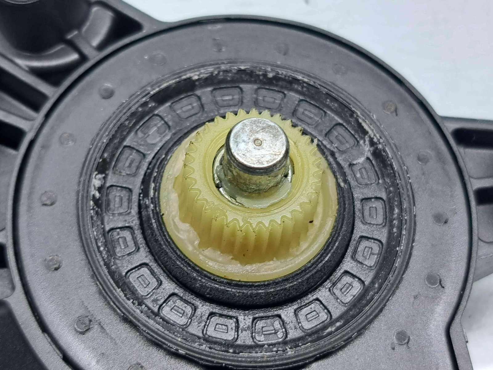 Motoras geam stanga spate Volkswagen Touran II (1T3) [Fabr 2010-2015] 5K0959703A - imagine 4