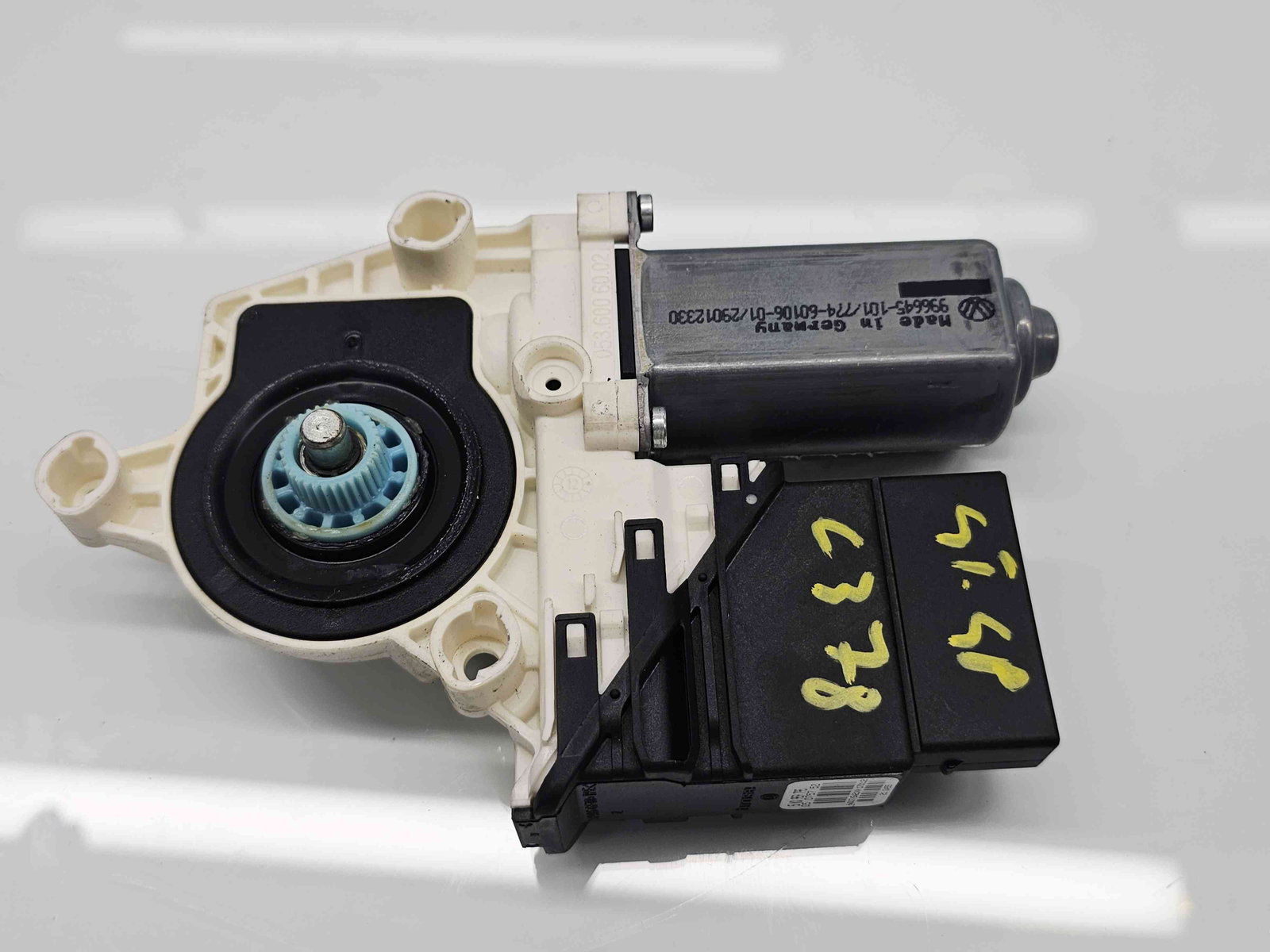 Motoras geam stanga spate Skoda Octavia 2 Combi (1Z5) [Fabr 2004-2013] Facelift 5K0959703A - imagine 1