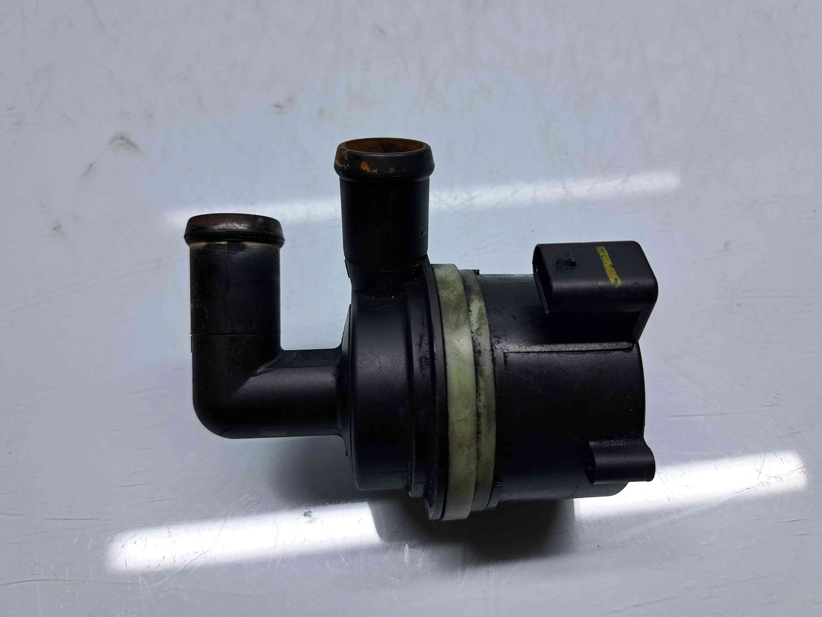 Pompa recirculare apa Skoda Octavia 2 Combi (1Z5) [Fabr 2004-2013] Facelift 5N0965561A 2.0 TDI CFHC 103KW / 140CP - imagine 4